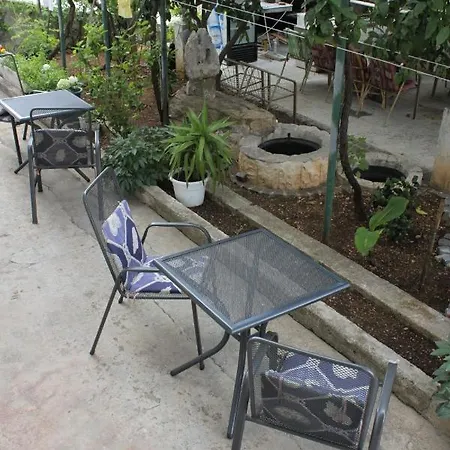 6696a Apartment *